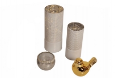 82 Dekorativni svećnjaci   